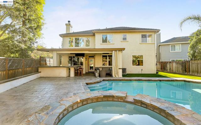 9 Cross Bridge Pl, Danville CA: https://media.crmls.org/mediaz/470b6970-4ae8-47b7-b3e3-3c096a577794.jpg