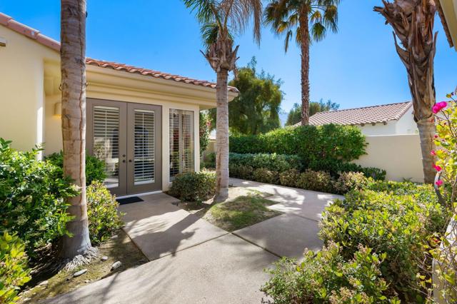 80080 Riviera, La Quinta CA: https://media.crmls.org/mediaz/470b808a-c75e-4b16-9c34-f3df89c7d1e5.jpg