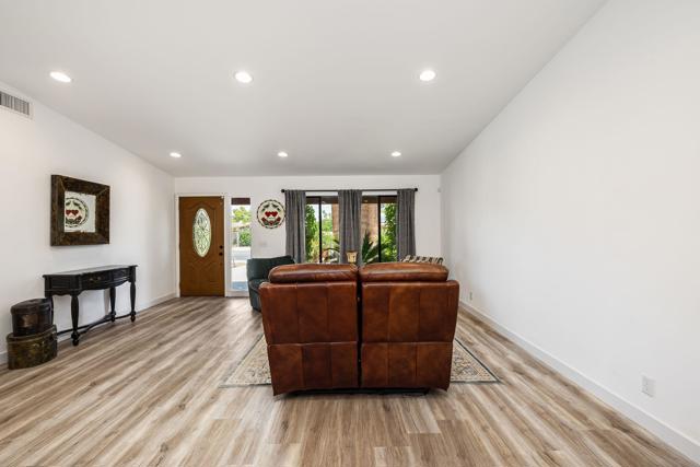 74619 Fairway Drive, Palm Desert CA: https://media.crmls.org/mediaz/470b9f2c-d5b7-440d-916e-96916ad425c7.jpg