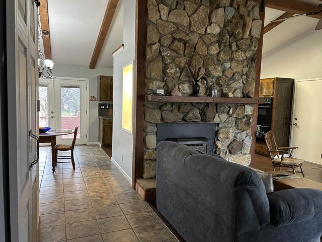 Detail Gallery Image 8 of 36 For 18461 Santa Anita St, Tehachapi,  CA 93561 - 3 Beds | 2 Baths