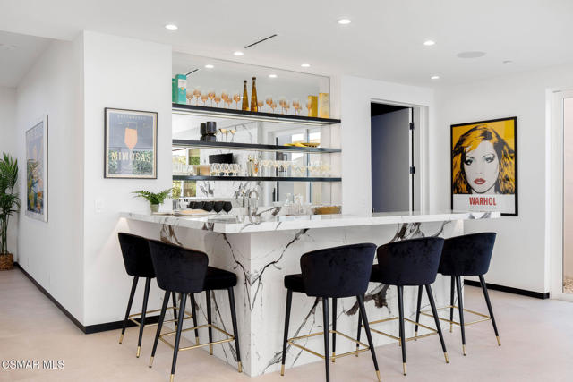 118 Giles Road, Lake Sherwood CA: https://media.crmls.org/mediaz/470f9b1e-04d2-4910-bdba-a3718a1e9ae5.jpg