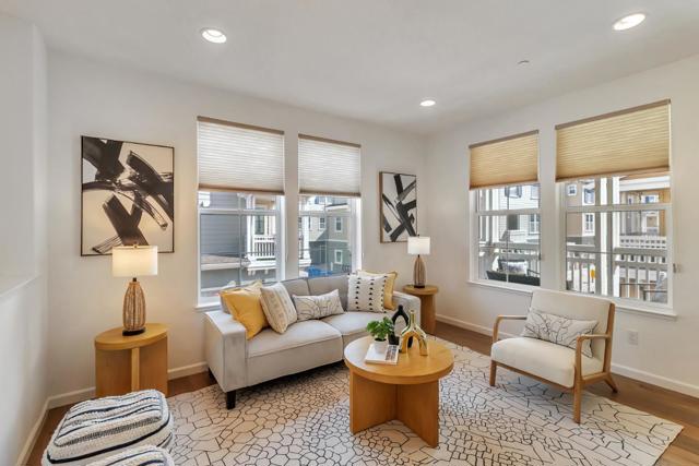 636 Bair Island Road, Redwood City CA: https://media.crmls.org/mediaz/470fa507-5c83-42b2-9e92-db88f53d8421.jpg