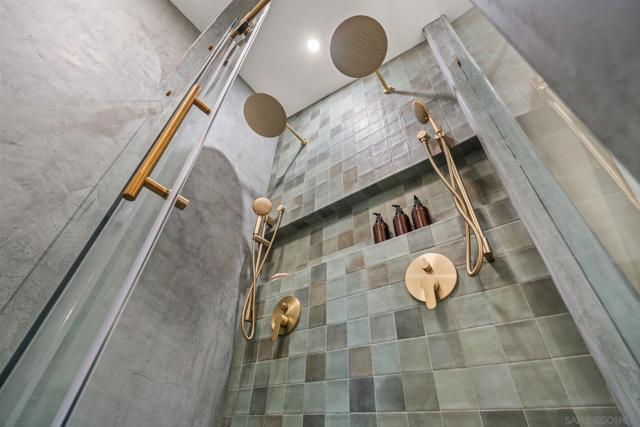 1566 Evergreen St, San Diego CA: https://media.crmls.org/mediaz/470fb4e4-e50c-4d9d-a8af-198d268a0f6c.jpg