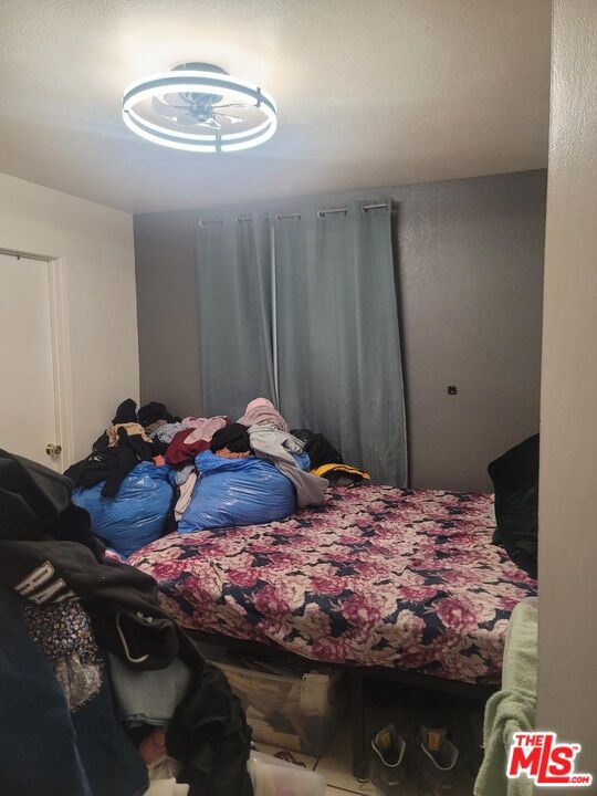 8111 S Main Street, Los Angeles CA: https://media.crmls.org/mediaz/47103e35-de08-4024-8a74-84a0802d22f4.jpg