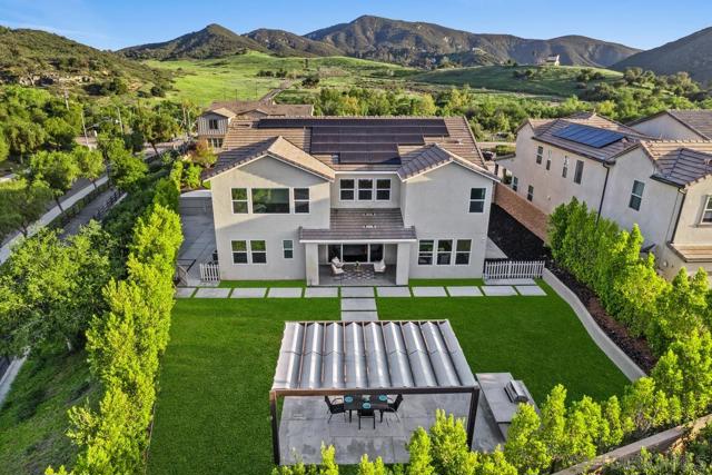 2807 California Poppy Street, Escondido CA: https://media.crmls.org/mediaz/47104a99-569f-41bd-9c8f-d5959e56ee8b.jpg