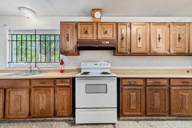 338 Copperfield Avenue, Hayward CA: https://media.crmls.org/mediaz/471065bb-3b44-413e-94c0-ab42393ec85e.jpg