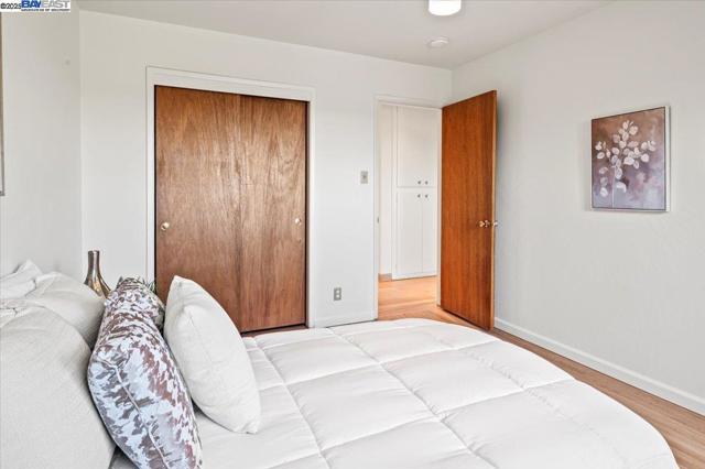 3554 Arcadian Ct, Castro Valley CA: https://media.crmls.org/mediaz/4710c619-c692-418c-bbc8-9d3c6f646496.jpg