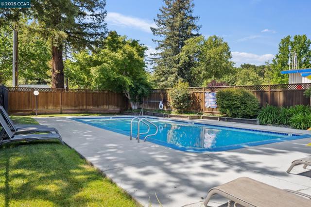 250 Ashley Circle, Danville CA: https://media.crmls.org/mediaz/471181f8-2953-475d-8025-796c702dde5e.jpg