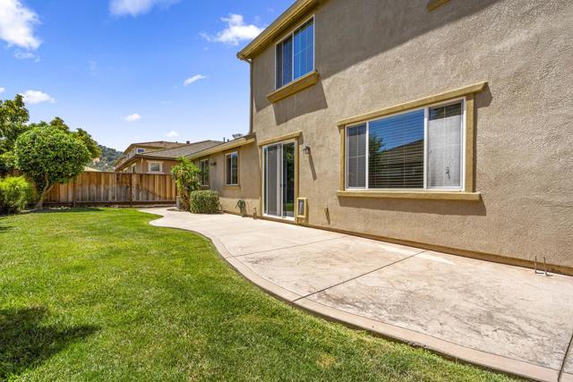 1420 Cielo Vista Lane, Gilroy CA: https://media.crmls.org/mediaz/47118595-b996-4939-a50a-5e10cc4c7144.jpg