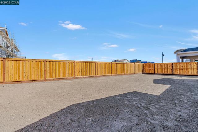 16166 Poulson Street, Lathrop CA: https://media.crmls.org/mediaz/4712db01-6f0b-44bd-bcda-264b5cf16b38.jpg
