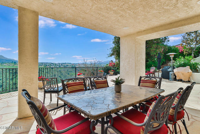 1822 Calle Borrego, Thousand Oaks CA: https://media.crmls.org/mediaz/4713c3a1-cce9-4eaf-a9a3-169a3b9d34d4.jpg