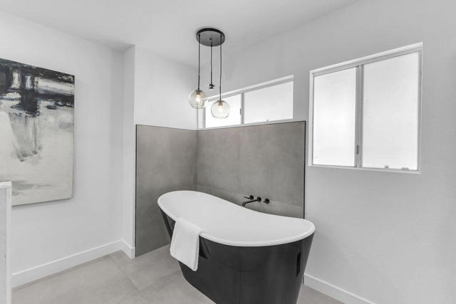 469 E Mariposa Drive, Palm Springs CA: https://media.crmls.org/mediaz/4713de55-dc49-4fa7-a149-a9f40f8eb441.jpg