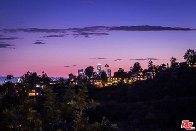 4015 Karelia Street, Los Angeles CA: https://media.crmls.org/mediaz/47142246-5cce-4467-8698-ed61762c4ecb.jpg