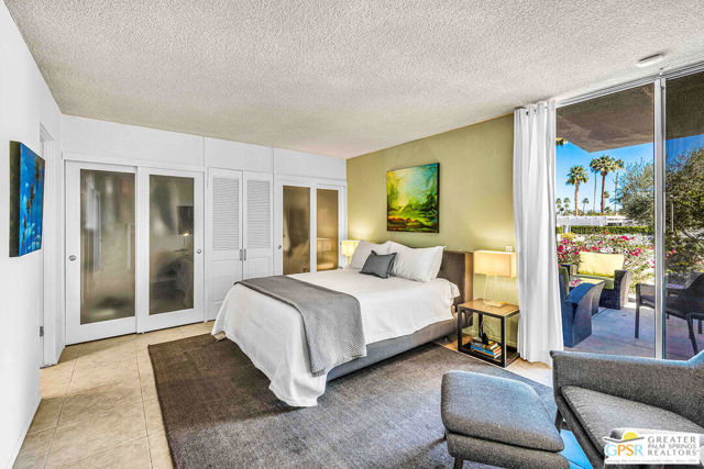 2380 S Sky View Drive, Palm Springs CA: https://media.crmls.org/mediaz/47147bf6-1182-4522-8f92-f8901358e3d3.jpg