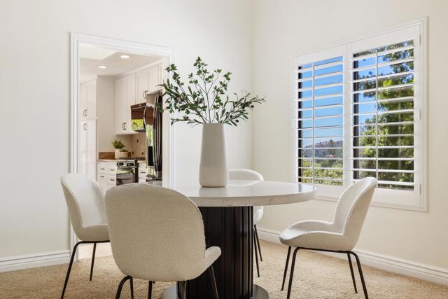 28551 Meadow Glen Way W, Escondido CA: https://media.crmls.org/mediaz/4714d5ef-c47d-4b75-a1e5-e4da2791ff85.jpg