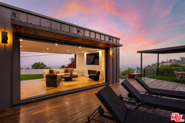 8021 Floral Avenue, Los Angeles CA: https://media.crmls.org/mediaz/4715a6c8-e4a7-4790-b1bf-d04da7fe531a.jpg