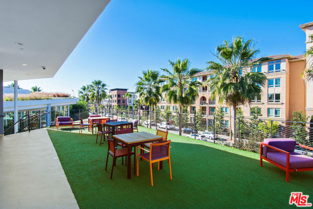 5831 Seawalk Drive, Playa Vista CA: https://media.crmls.org/mediaz/47164209-a68a-4dc8-9d01-9c926108b991.jpg