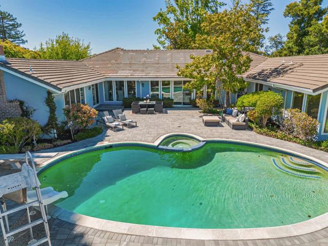 937 Parrott Drive, Hillsborough CA: https://media.crmls.org/mediaz/471643f3-89d6-4155-b932-9bd5dde8a85b.jpg