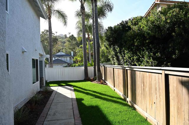 Detail Gallery Image 14 of 15 For 6706 Xana Way, Carlsbad,  CA 92009 - 4 Beds | 2/1 Baths
