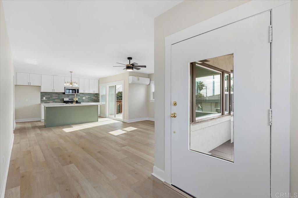 2453 Curlew St - photo 3