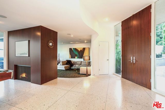 9263 Swallow Drive, Los Angeles CA: https://media.crmls.org/mediaz/471a81f5-9a3b-433f-83ef-8cd2a5dbcdcd.jpg