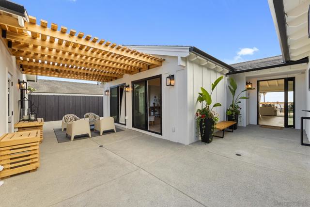 5632 Ladybird Lane, La Jolla CA: https://media.crmls.org/mediaz/471b3d81-a188-465c-a616-4c530903a7d0.jpg