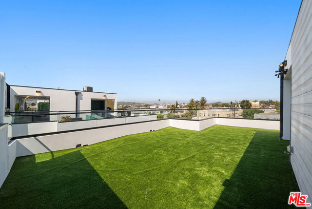 733 N Gramercy Place, Los Angeles CA: https://media.crmls.org/mediaz/471ba00a-f2cc-4d37-b6af-0ed73a1081e3.jpg
