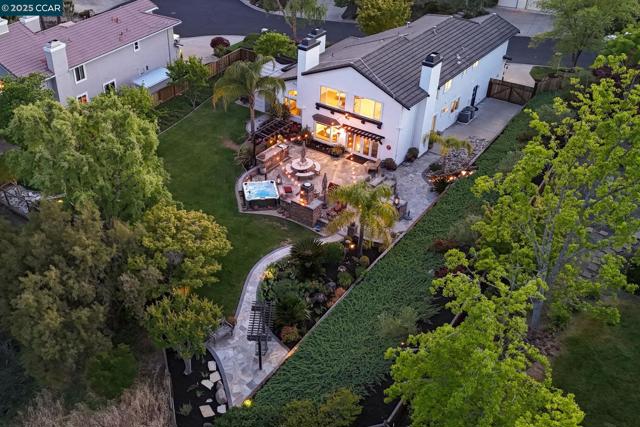 219 Nottingham Pl, Danville CA: https://media.crmls.org/mediaz/471ca5e6-c7af-405d-9e9c-f788decc2741.jpg