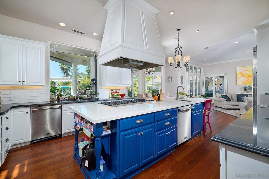 MLS #250032591SD image #7