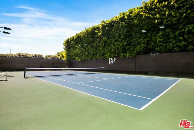 1131 Alta Loma Road, West Hollywood CA: https://media.crmls.org/mediaz/471df1cd-739f-474c-98b1-0d9d8ac0bf82.jpg