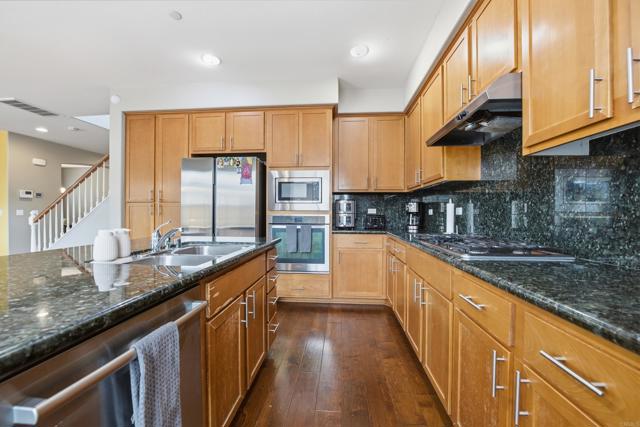 Detail Gallery Image 7 of 24 For 1746 Webber Way, Chula Vista,  CA 91913 - 5 Beds | 3 Baths