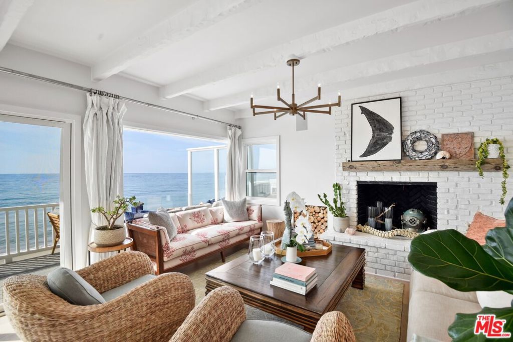 27208 Pacific Coast Highway — Cottage