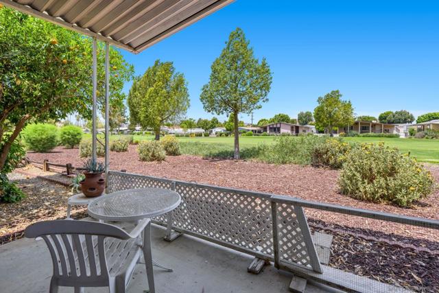 5001 W Florida Avenue, Hemet CA: https://media.crmls.org/mediaz/471e712a-ecae-499d-bd73-e5a4c827c29a.jpg