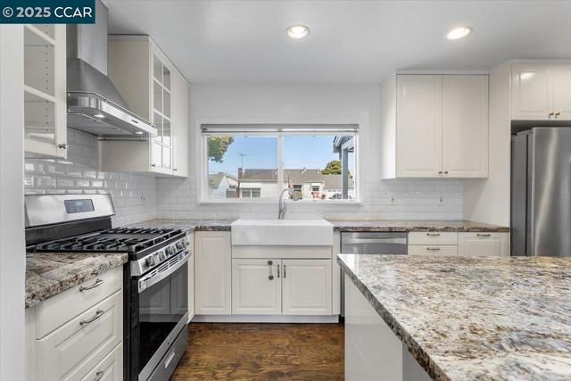 15067 Churchill St, San Leandro CA: https://media.crmls.org/mediaz/471efa59-004d-4037-86d6-12151e1a0804.jpg
