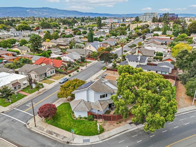 495 Lincoln Avenue, Sunnyvale CA: https://media.crmls.org/mediaz/471f2c70-10e2-4d21-9d91-678cb3123854.jpg