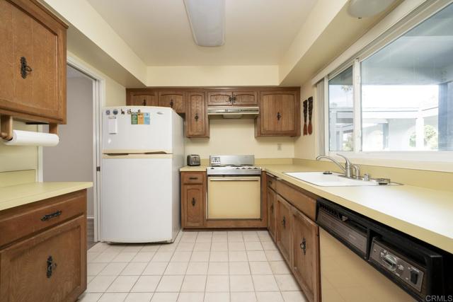 Detail Gallery Image 10 of 32 For 3606 Vista Rey #46,  Oceanside,  CA 92057 - 2 Beds | 2 Baths