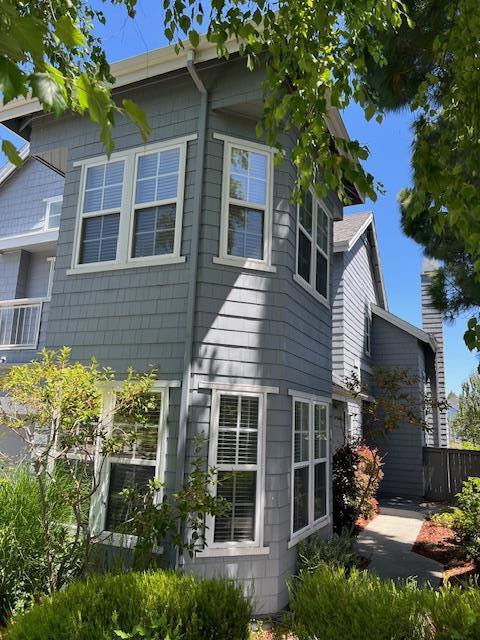 63 WATERSIDE Circle, Redwood City CA: https://media.crmls.org/mediaz/471f43e3-9570-459b-bd94-c654f7f82b78.jpg