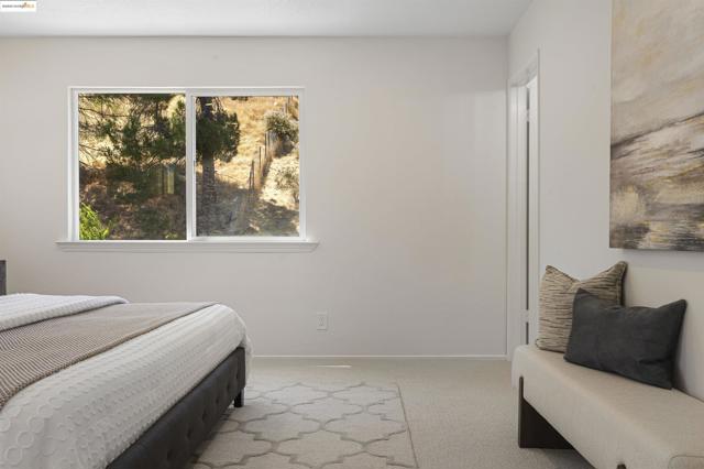 160 Manzanita Pl, Hercules CA: https://media.crmls.org/mediaz/47203cfd-e304-424c-bcb5-726d731ddd5f.jpg