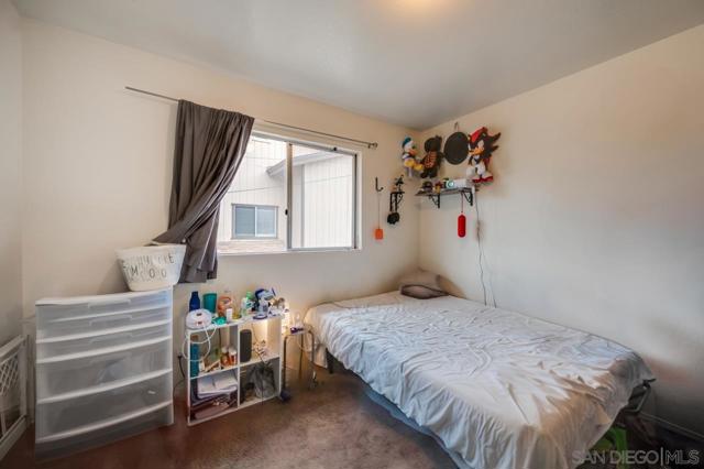 8713 15 Central Way, Spring Valley CA: https://media.crmls.org/mediaz/47207078-2a74-4d32-9ec7-d86b18083b15.jpg