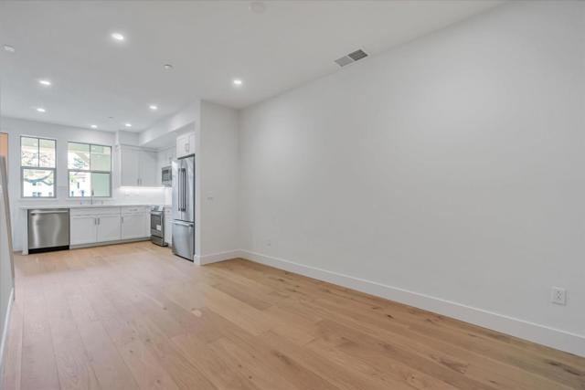 230 Oak Circle, Walnut Creek CA: https://media.crmls.org/mediaz/4721e6d4-f027-4e1d-93c3-d6617df94cef.jpg