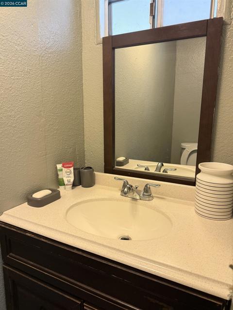 244 American Canyon Rd, American Canyon CA: https://media.crmls.org/mediaz/47222513-d4cc-4925-bdc5-4f89c3587694.jpg