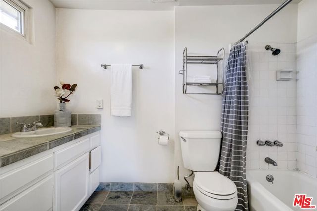 1423 OAK Street, Santa Monica, California 90405, 4 Bedrooms Bedrooms, ,3 BathroomsBathrooms,Single Family Residence,For Sale,OAK,24411545