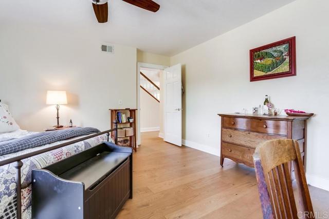 906 Gretna Green Way, Escondido CA: https://media.crmls.org/mediaz/4722a23b-4a30-4bb9-8935-0e449dab4167.jpg