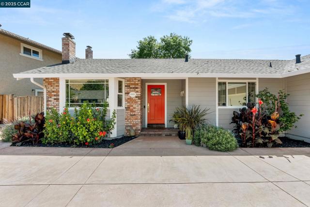1925 Burnside Ct, Concord CA: https://media.crmls.org/mediaz/4723036c-e881-460b-8734-3657f01c7a3e.jpg