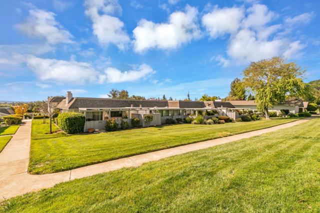 5076 Cribari Bluffs, San Jose CA: https://media.crmls.org/mediaz/47230cd5-9873-471f-bd9f-a941dd98e1d3.jpg