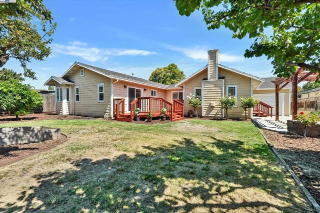 37659 Granville Dr, Fremont CA: https://media.crmls.org/mediaz/47230d32-4a68-4e33-9ad6-1294659e5845.jpg