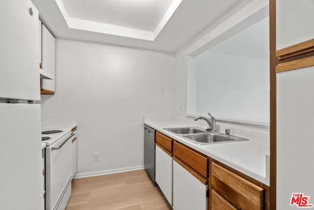 501 Palisades Drive, Pacific Palisades CA: https://media.crmls.org/mediaz/4723cb75-f72d-4237-9304-a12f30b2a74a.jpg