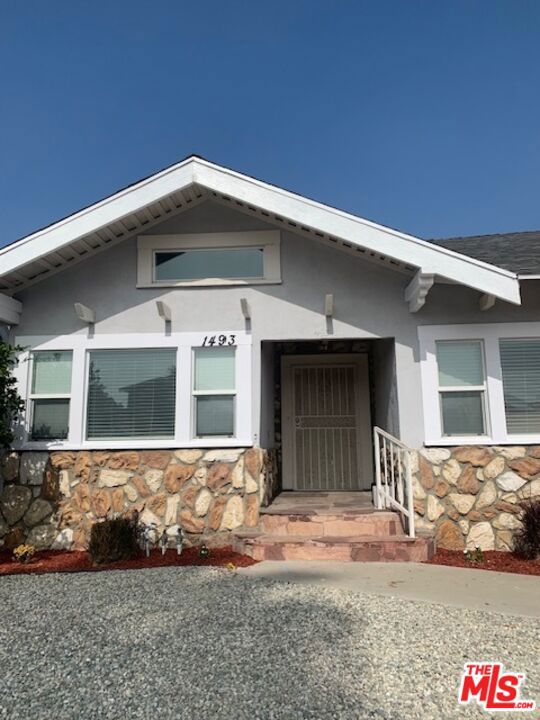 1493 W 47th Street, Los Angeles CA: https://media.crmls.org/mediaz/4723cbd2-e3ee-4d44-83c5-1d6cbed1bbcb.jpg