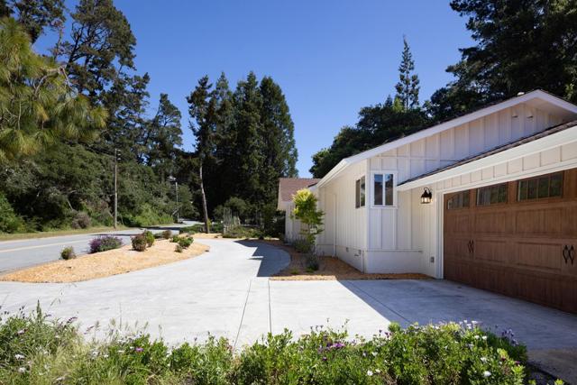 25603 Canada Drive, Carmel CA: https://media.crmls.org/mediaz/47242bbb-90d8-43f3-818a-b8d2ebb1789d.jpg