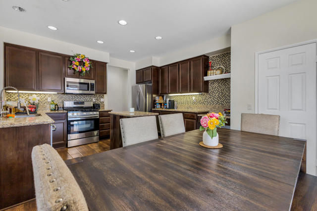 Image 10 of 49 For 37897 Chesterfield Street